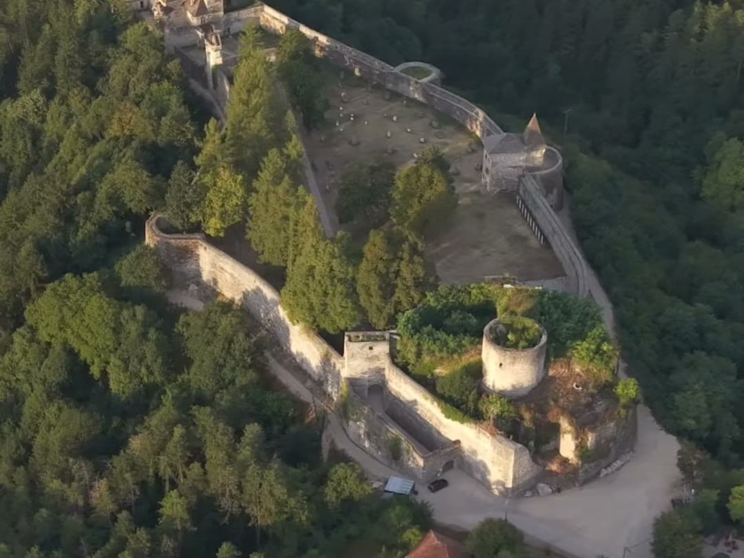 The Una valley and Ostrožac Castle 1
